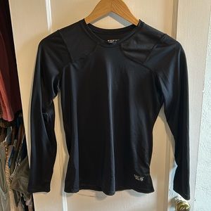 Mountain hardware long sleeve layer